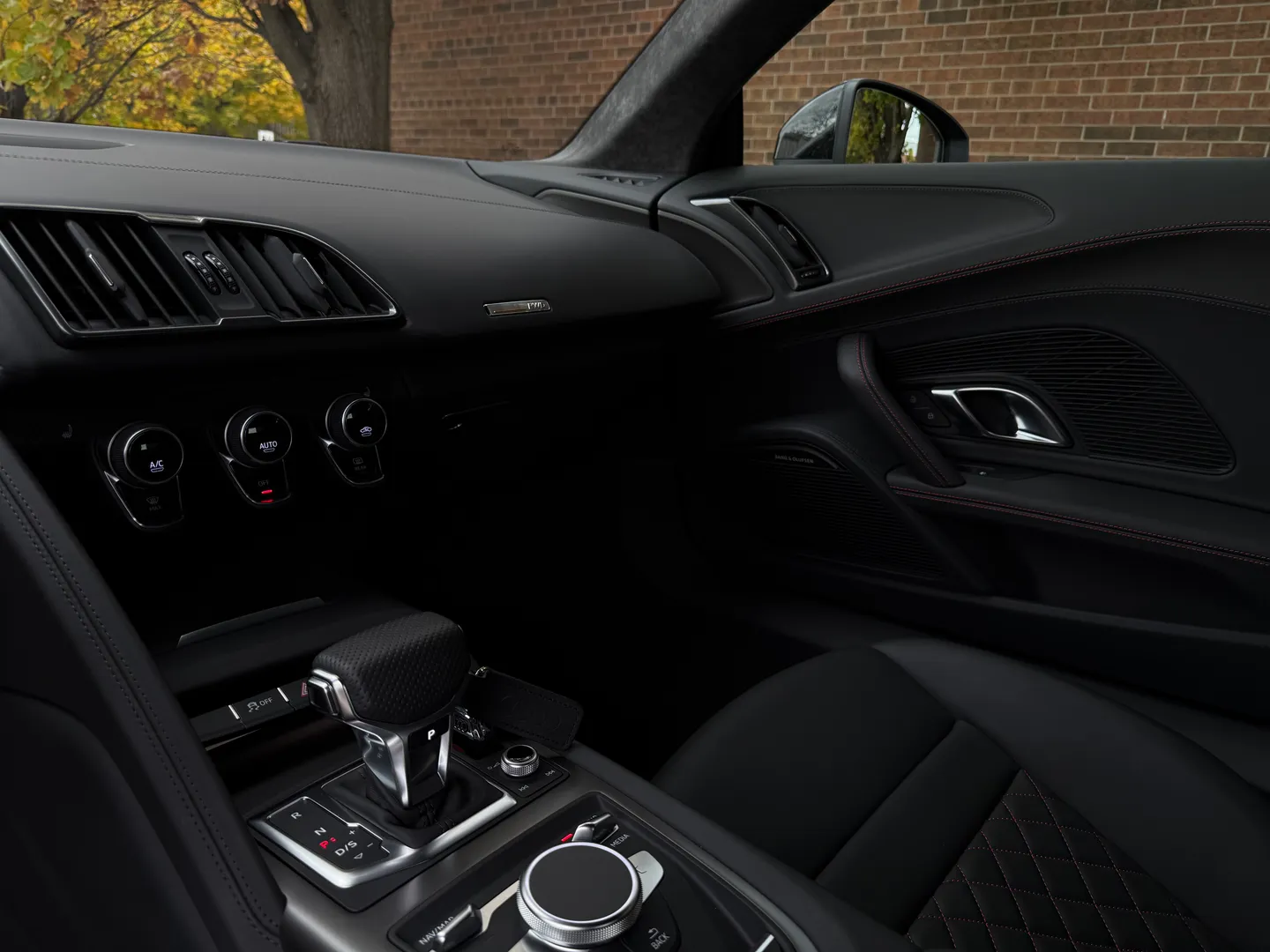 Audi R8 V10 RWD Coupe — photo 56