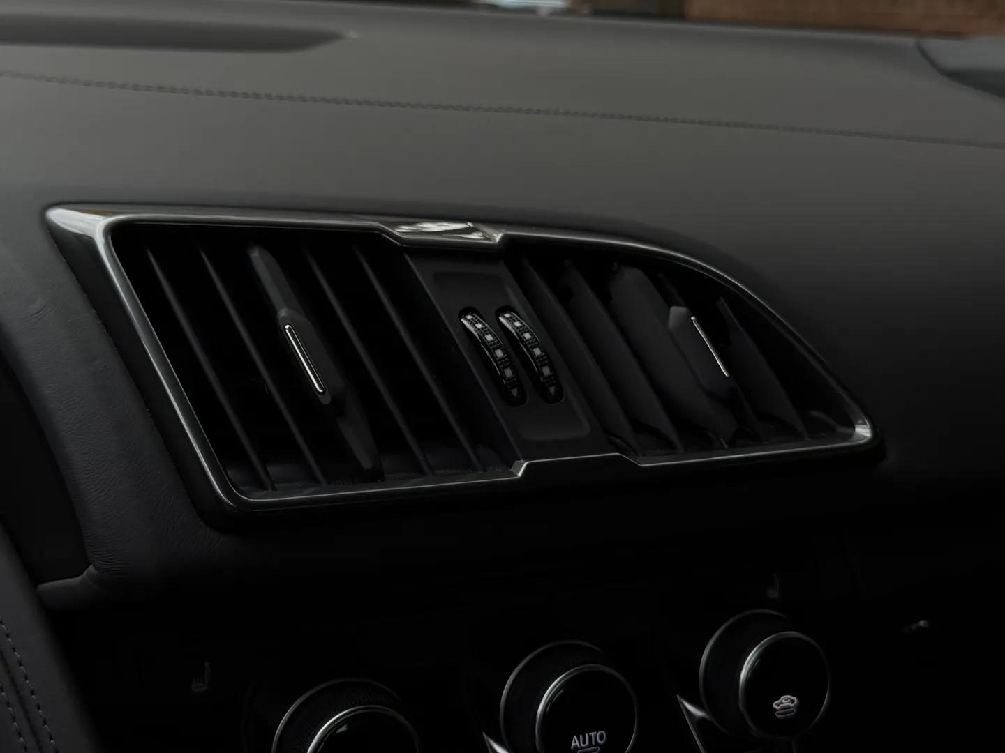 Audi R8 V10 RWD Coupe — photo 69