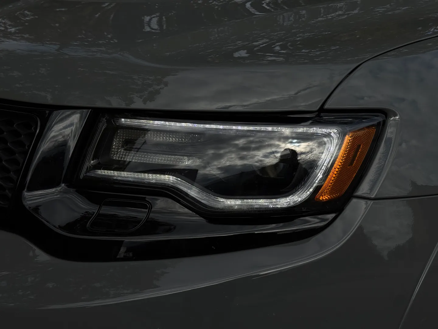 Jeep Grand Cherokee SRT — photo 7