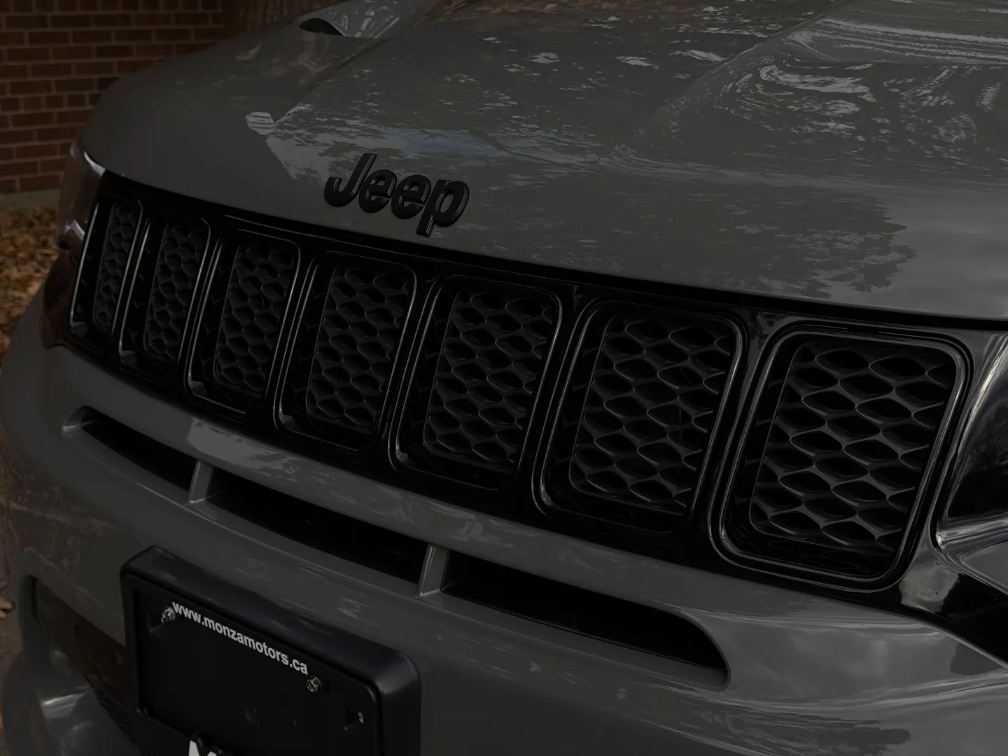 Jeep Grand Cherokee SRT — photo 8