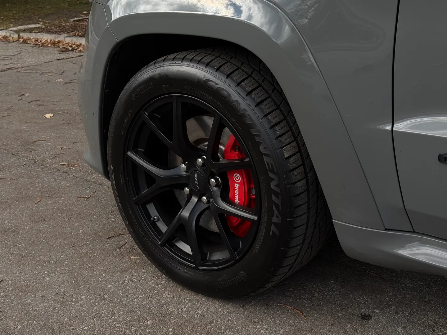 Jeep Grand Cherokee SRT — photo 14