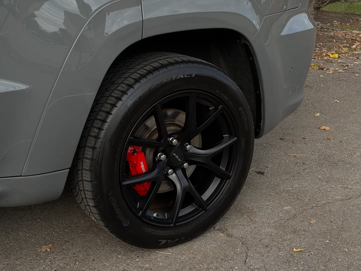 Jeep Grand Cherokee SRT — photo 15