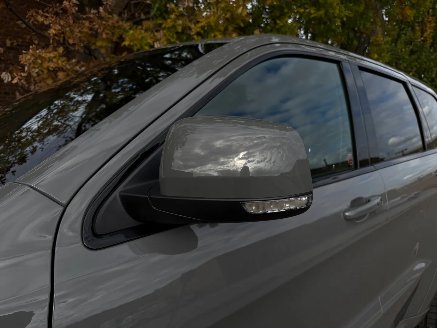 Jeep Grand Cherokee SRT — photo 18
