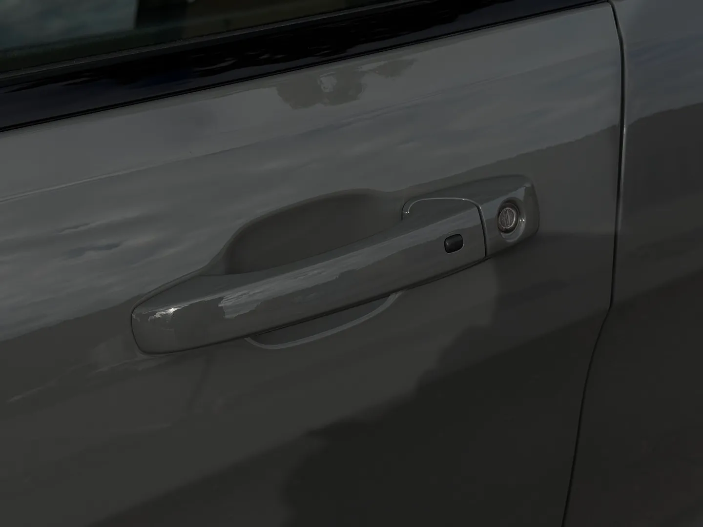 Jeep Grand Cherokee SRT — photo 21