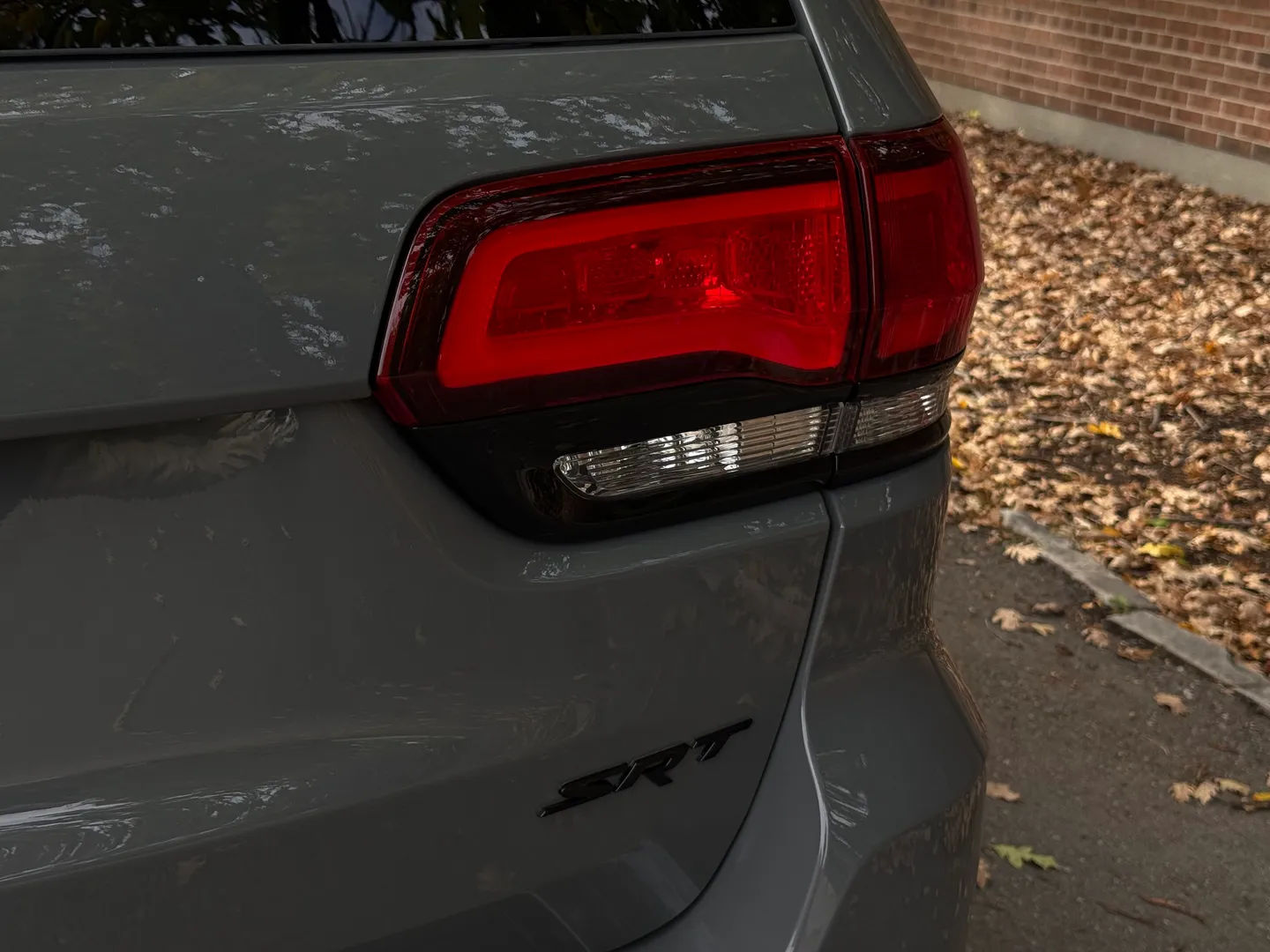 Jeep Grand Cherokee SRT — photo 27