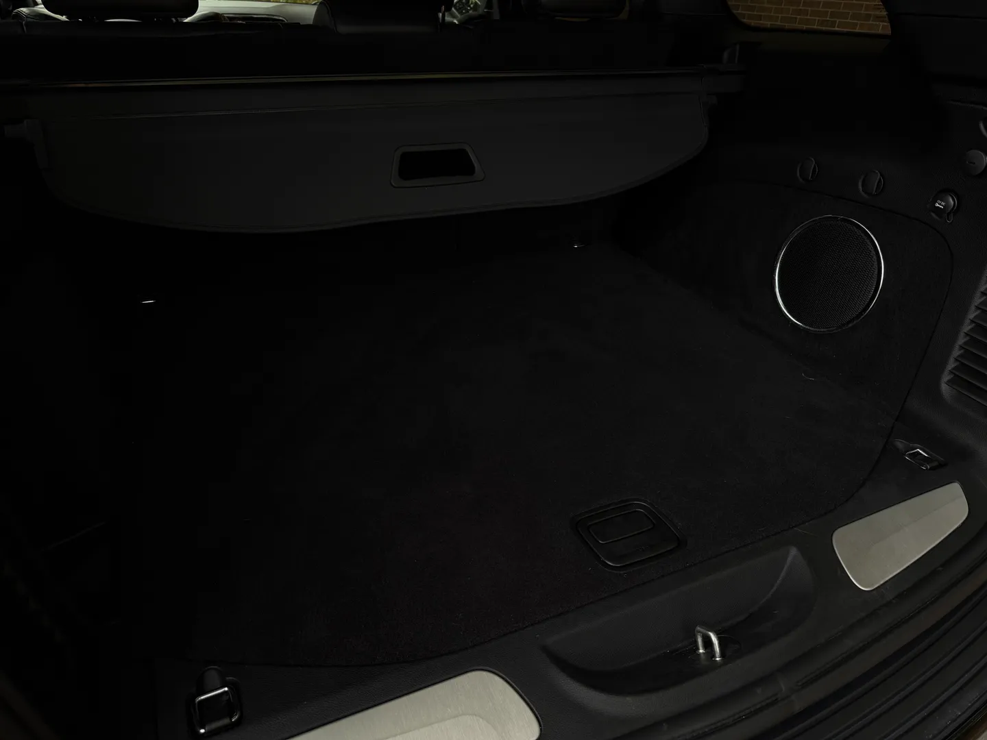 Jeep Grand Cherokee SRT — photo 29