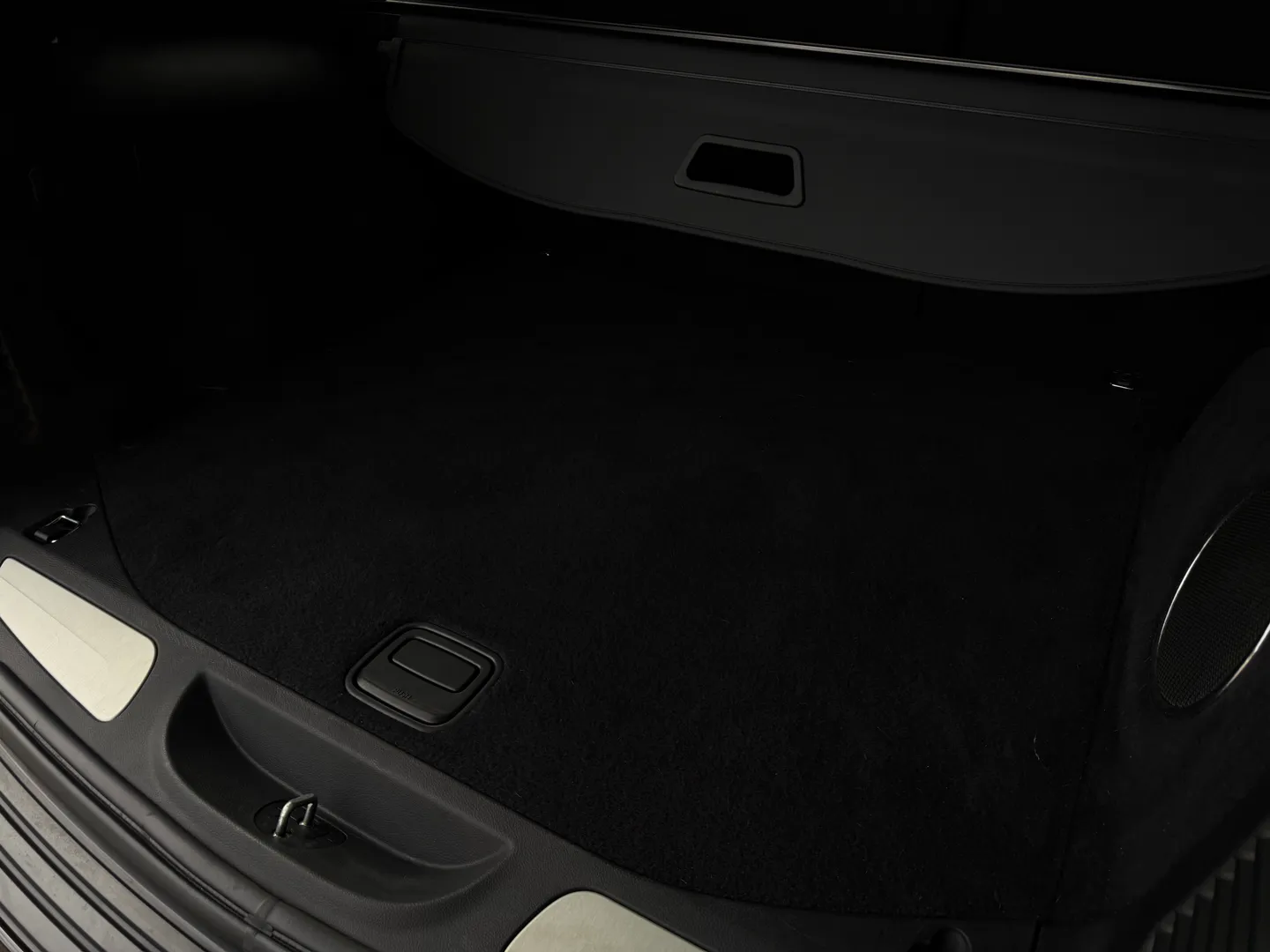 Jeep Grand Cherokee SRT — photo 30