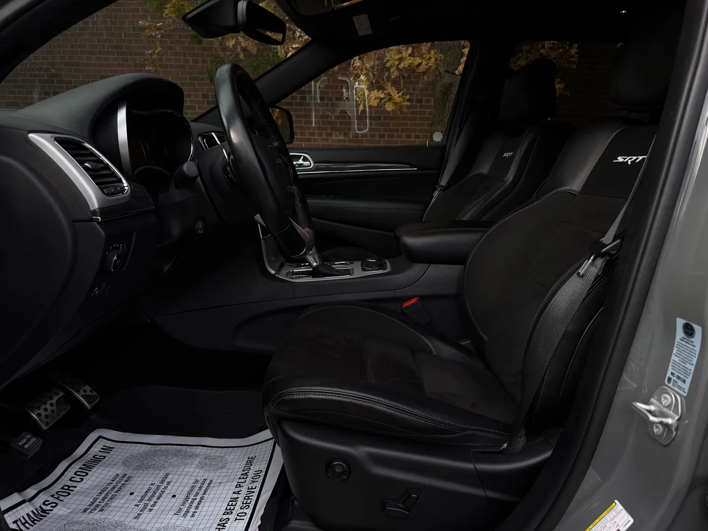Jeep Grand Cherokee SRT — photo 36