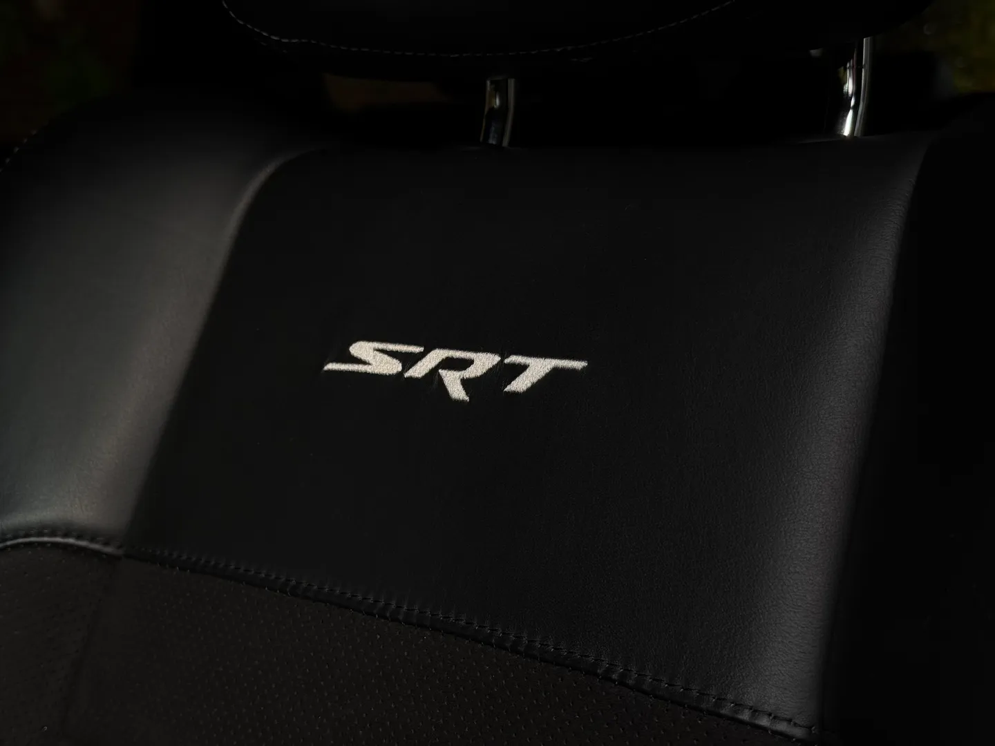 Jeep Grand Cherokee SRT — photo 38