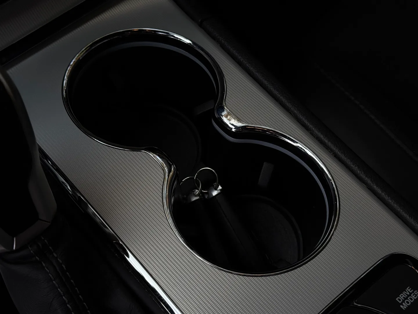 Jeep Grand Cherokee SRT — photo 50