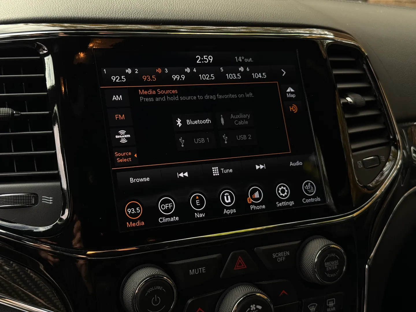 Jeep Grand Cherokee SRT — photo 56