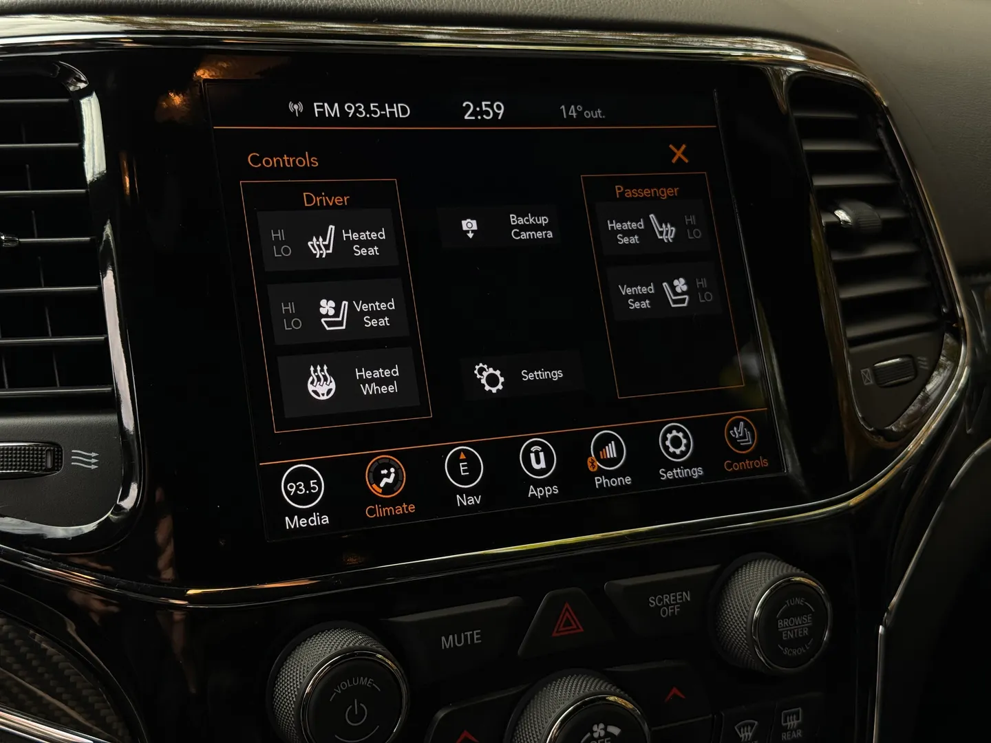 Jeep Grand Cherokee SRT — photo 58