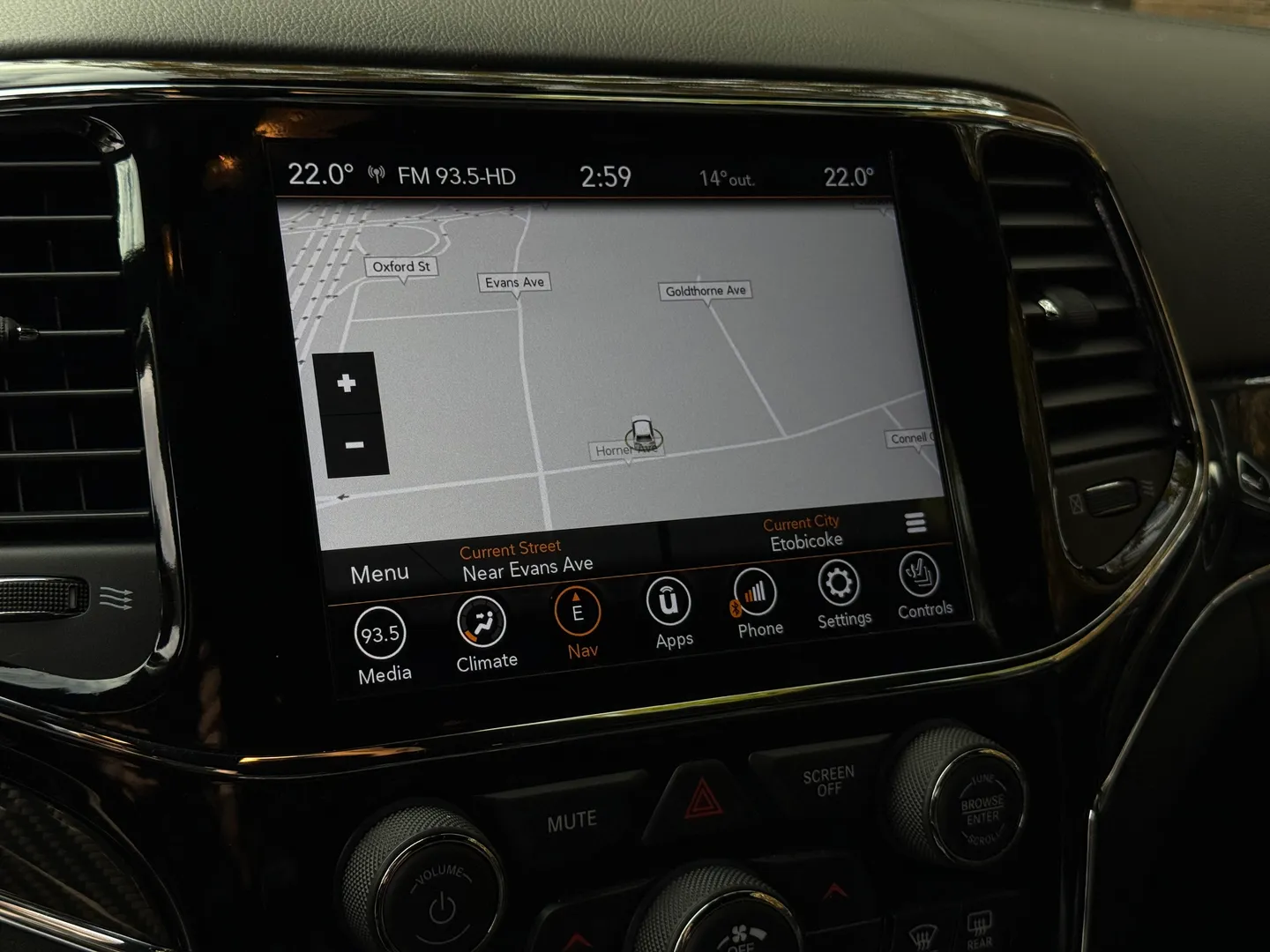 Jeep Grand Cherokee SRT — photo 59