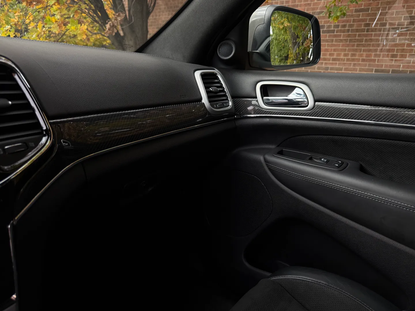 Jeep Grand Cherokee SRT — photo 67