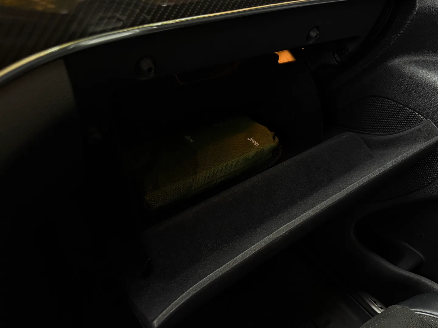 Jeep Grand Cherokee SRT — photo 69