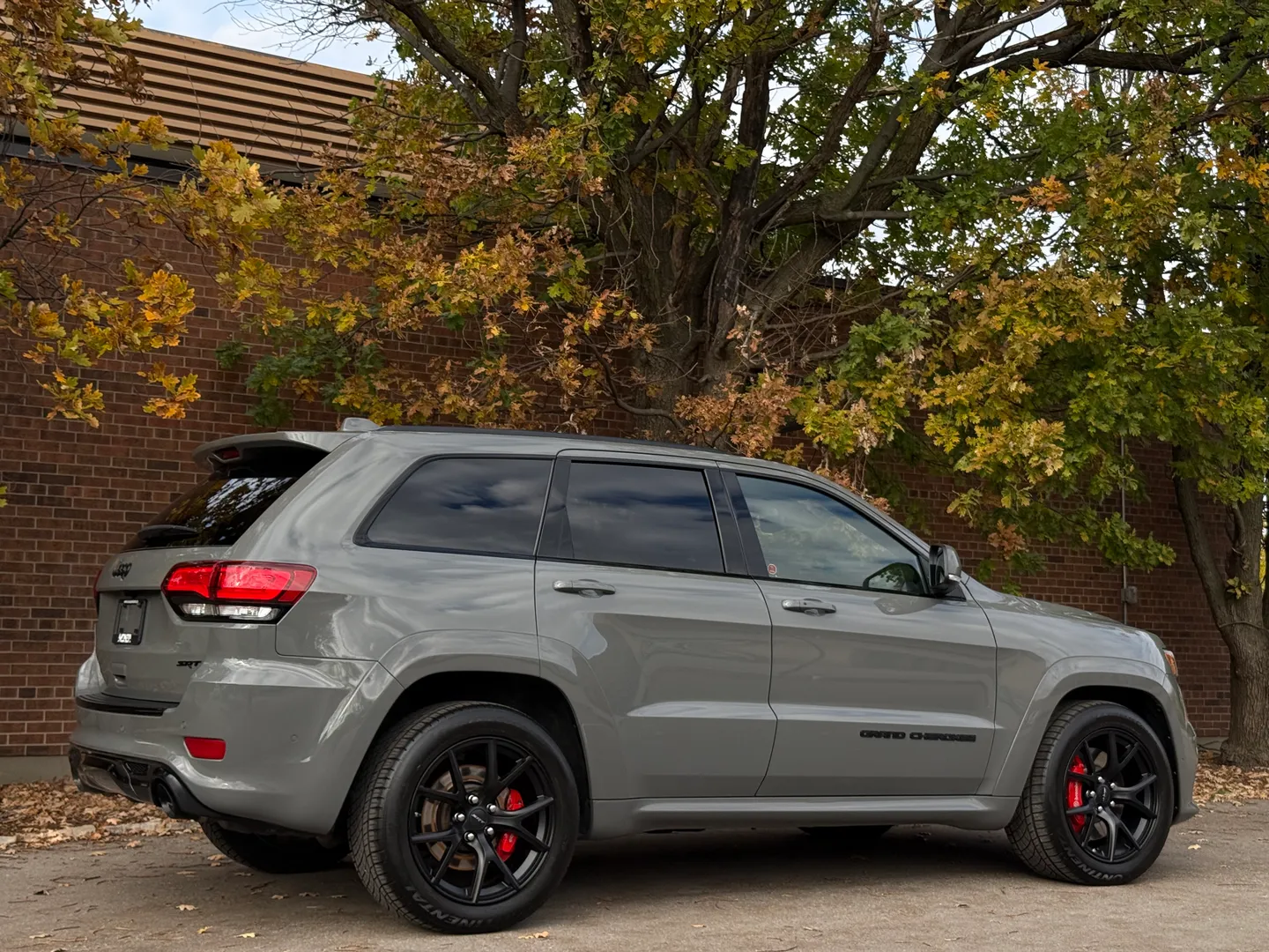Jeep Grand Cherokee SRT — photo 94