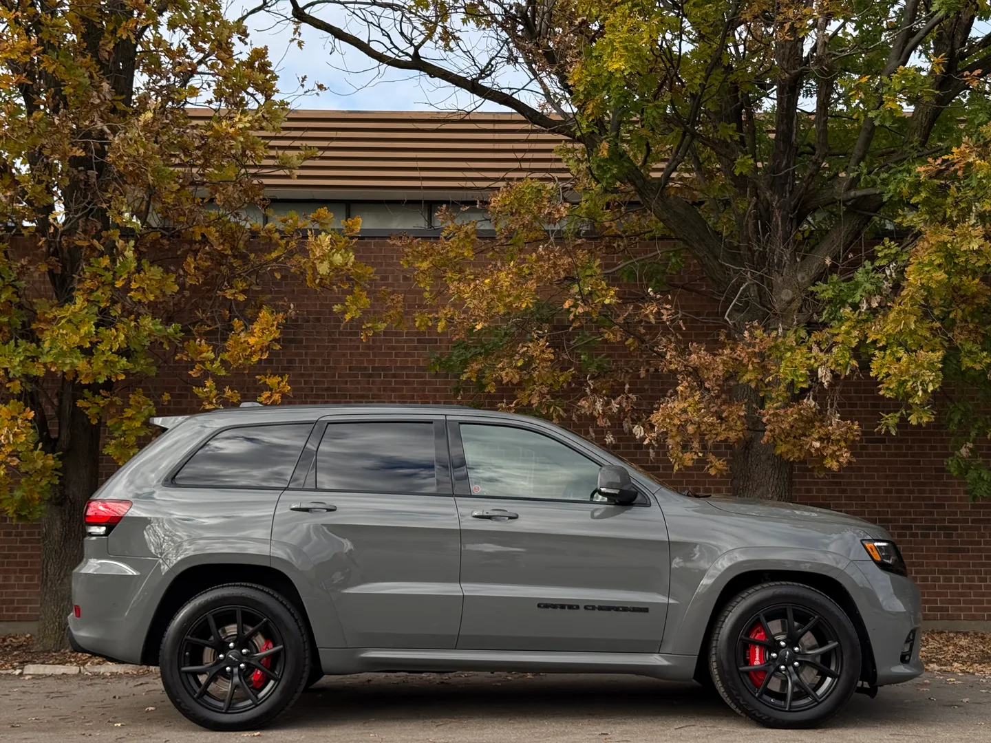 Jeep Grand Cherokee SRT — photo 95