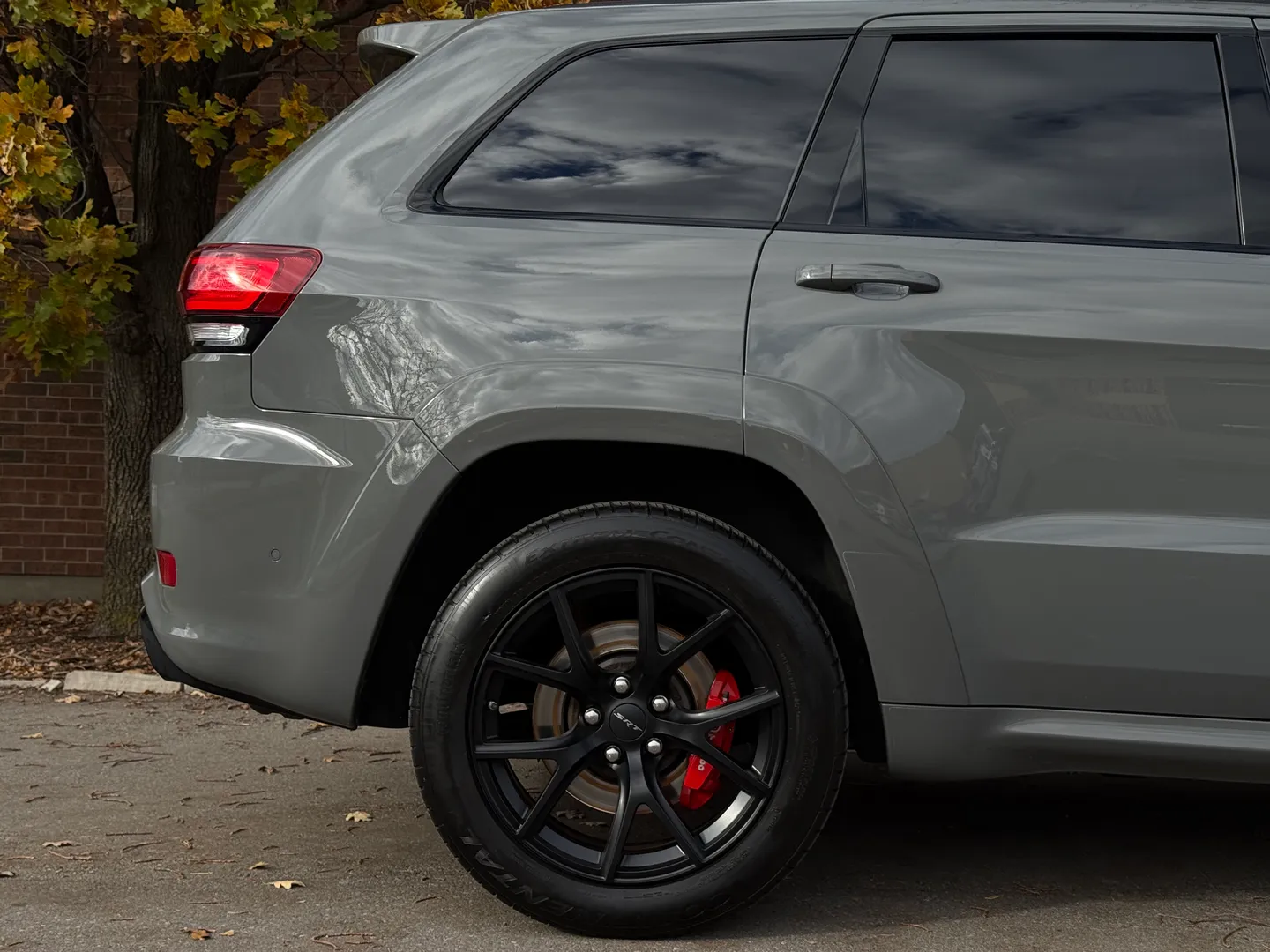 Jeep Grand Cherokee SRT — photo 96
