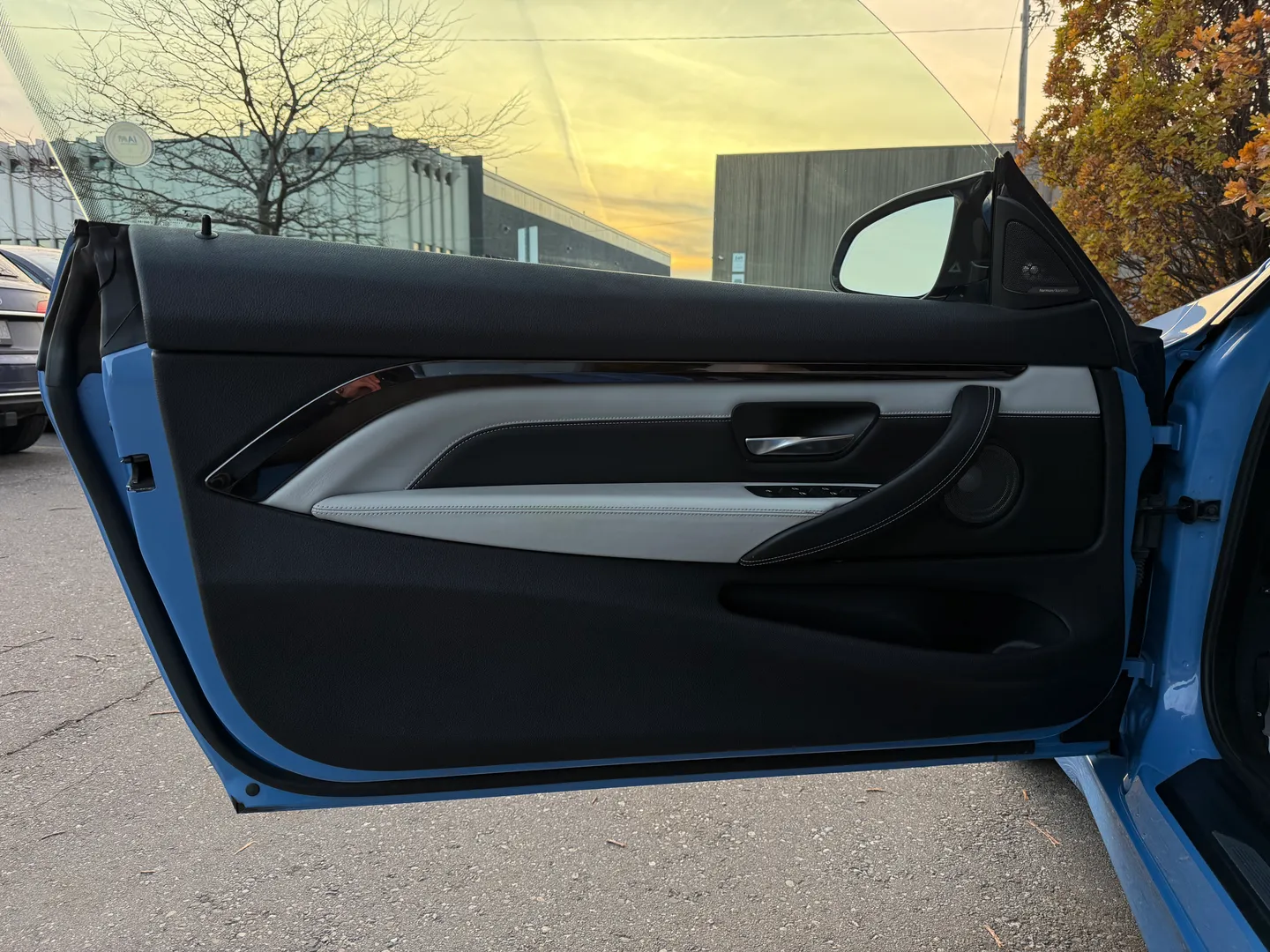BMW M4 DCT Cabriolet — photo 49