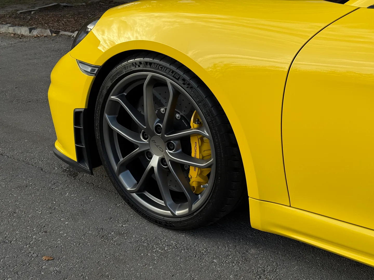 Porsche 718 Cayman GT4 6 Speed Manual  — photo 15