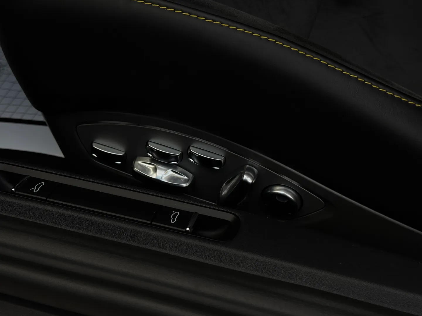Porsche 718 Cayman GT4 6 Speed Manual  — photo 46