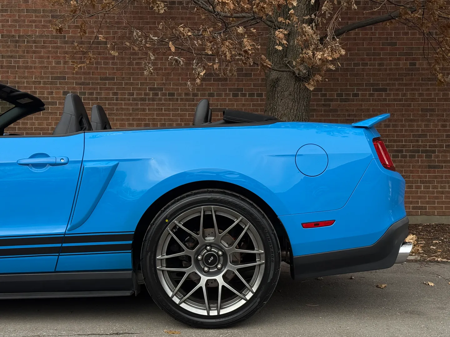 Ford Mustang Shelby GT500 6 Speed Manual Convertible — photo 13