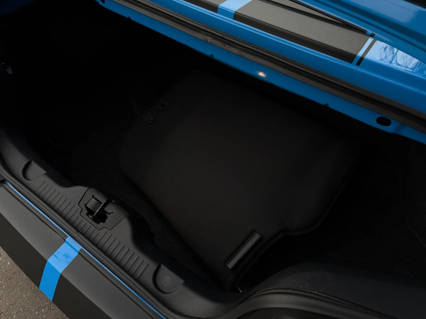 Ford Mustang Shelby GT500 6 Speed Manual Convertible — photo 36