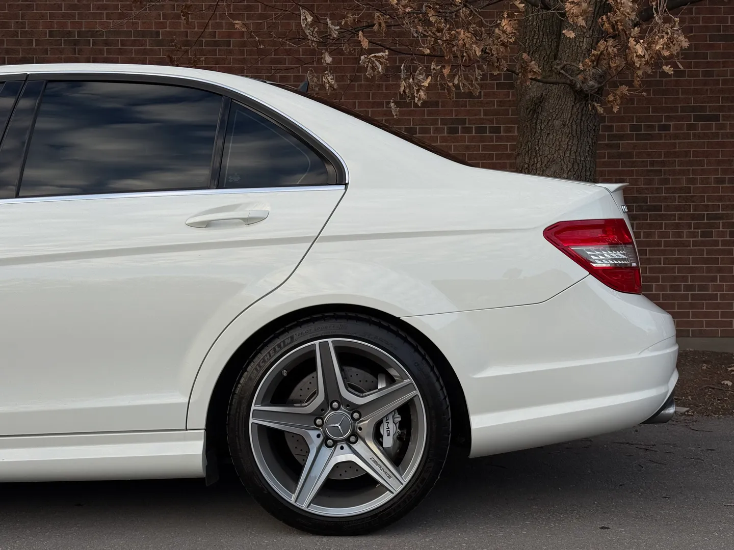 Mercedes Benz C63 AMG — photo 13