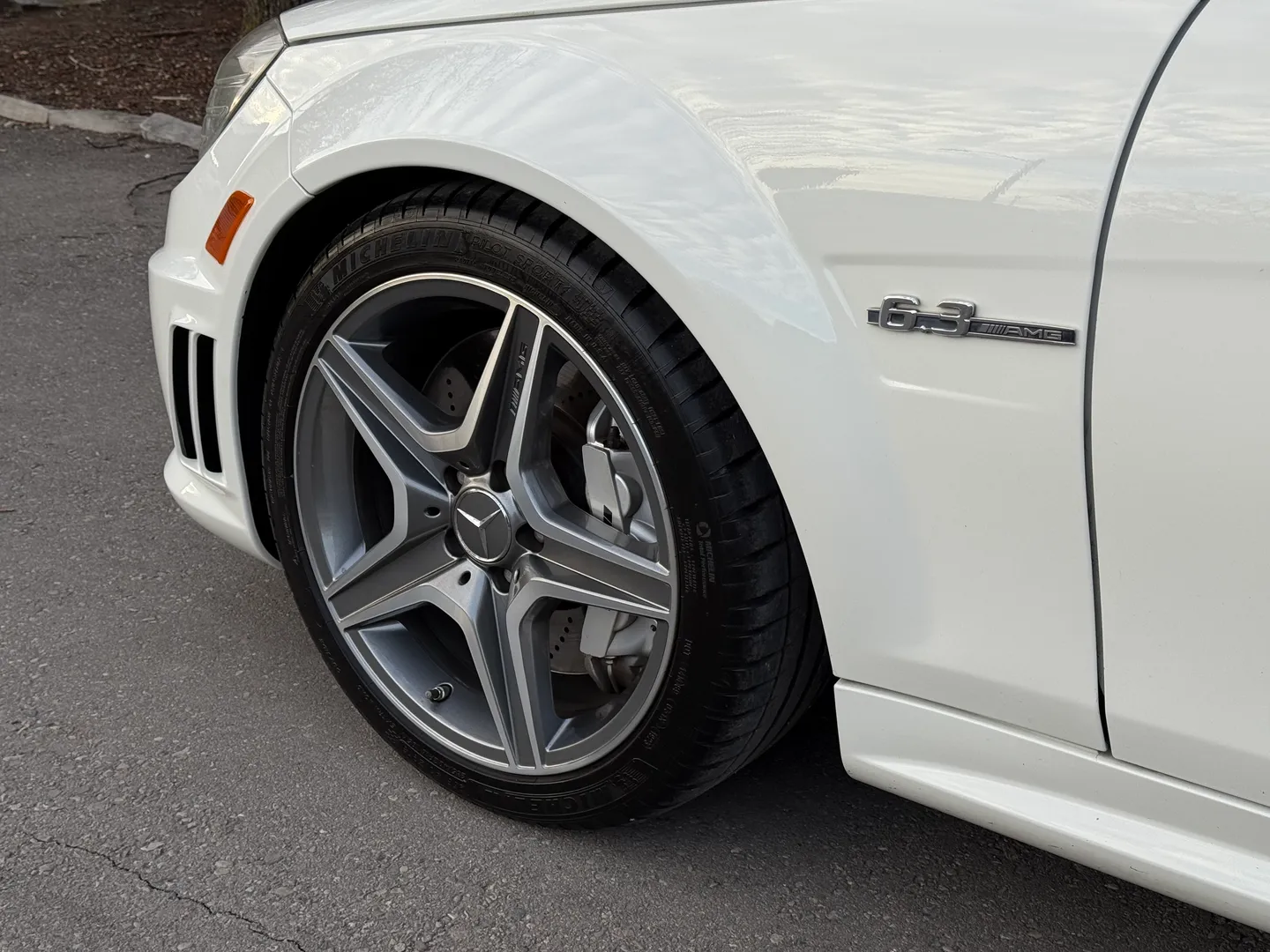 Mercedes Benz C63 AMG — photo 14