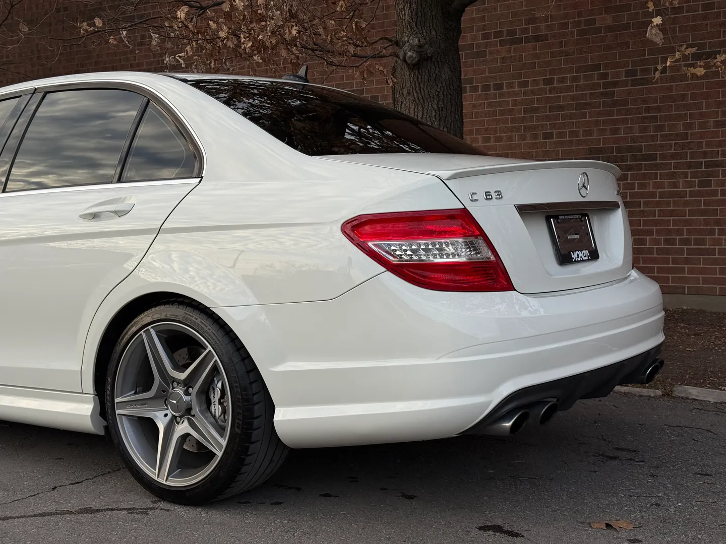 Mercedes Benz C63 AMG — photo 22