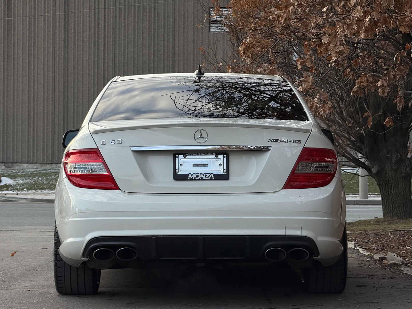 Mercedes Benz C63 AMG — photo 24
