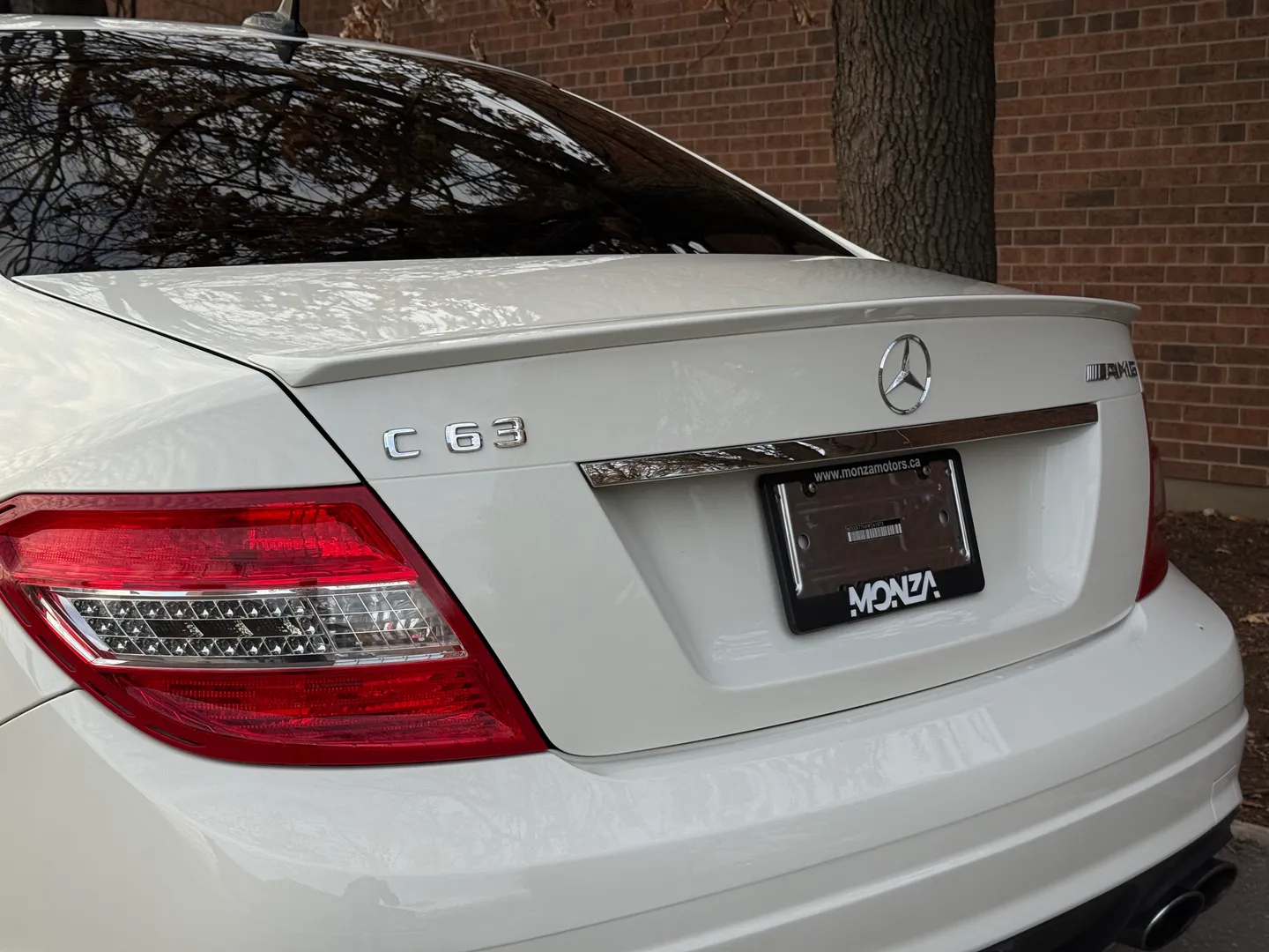 Mercedes Benz C63 AMG — photo 27