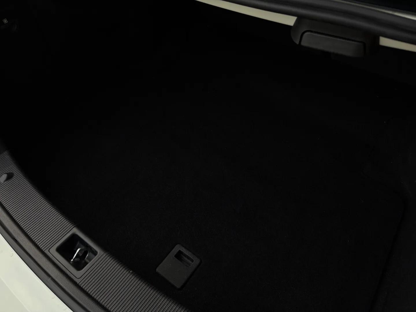Mercedes Benz C63 AMG — photo 28