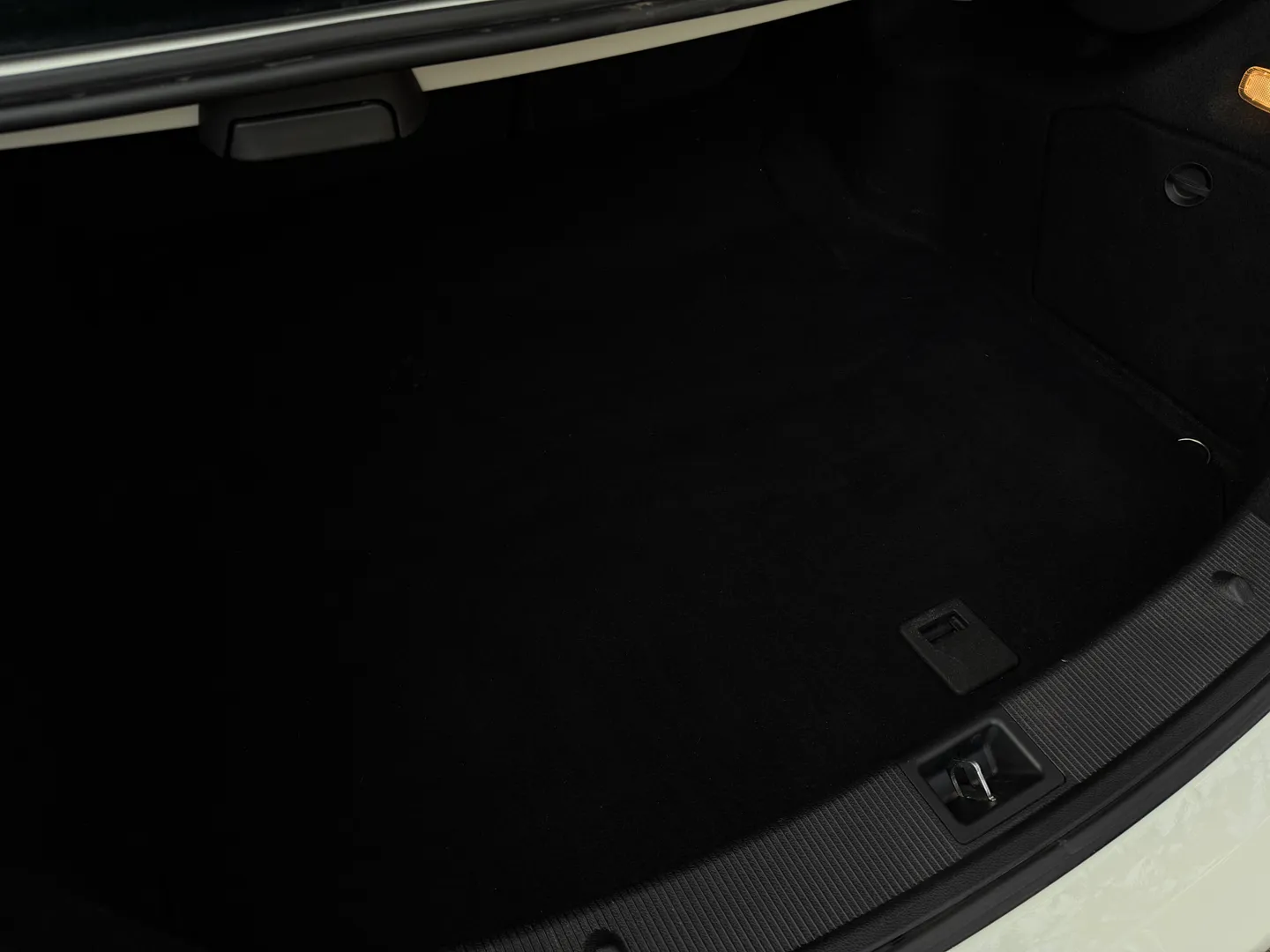 Mercedes Benz C63 AMG — photo 29