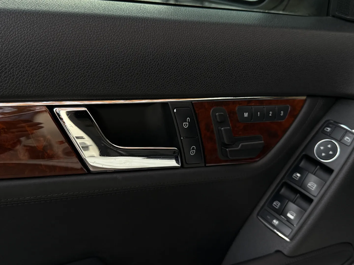 Mercedes Benz C63 AMG — photo 41