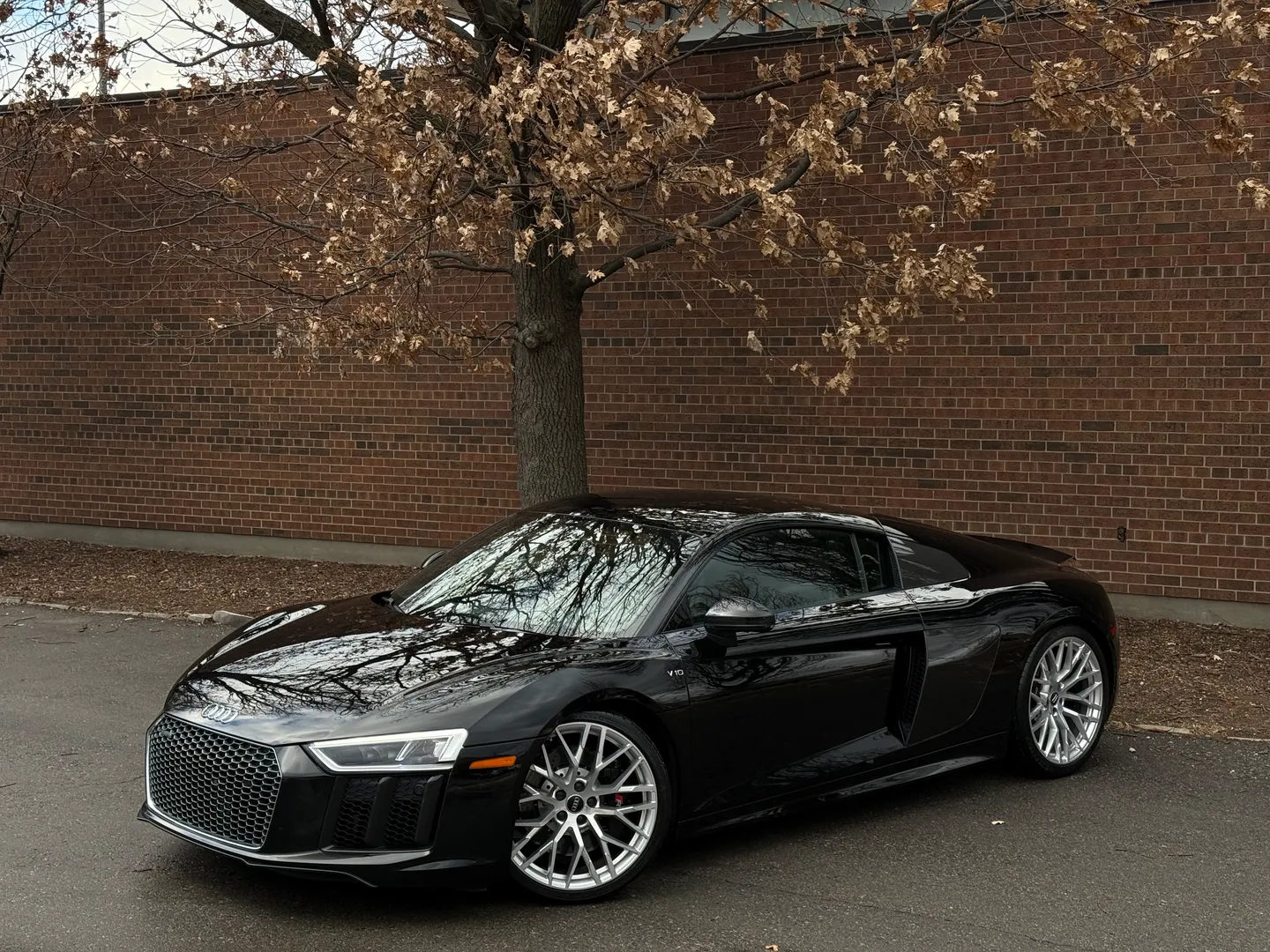 Audi R8 V10 Quattro Coupe — photo 2