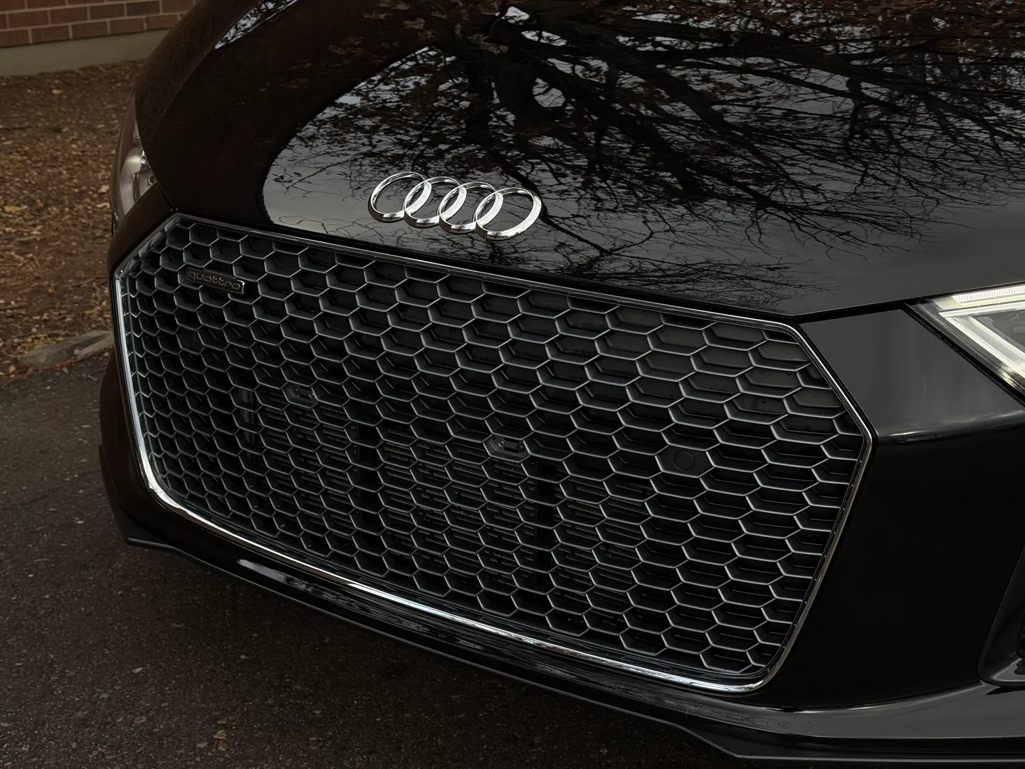 Audi R8 V10 Quattro Coupe — photo 8