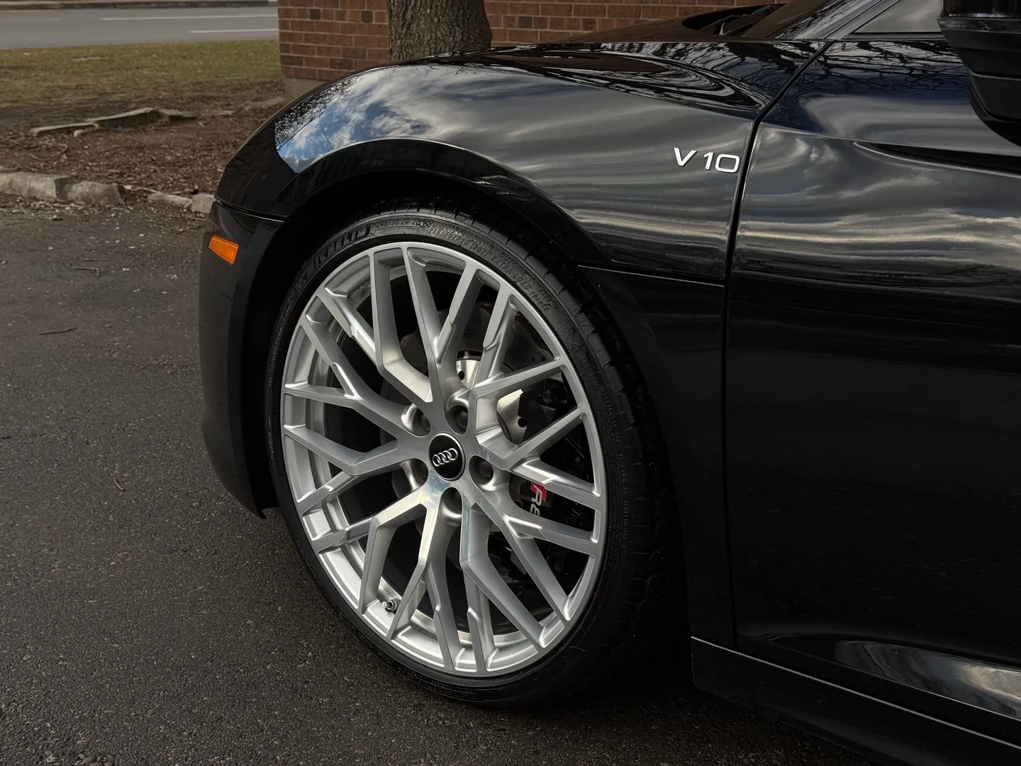 Audi R8 V10 Quattro Coupe — photo 15