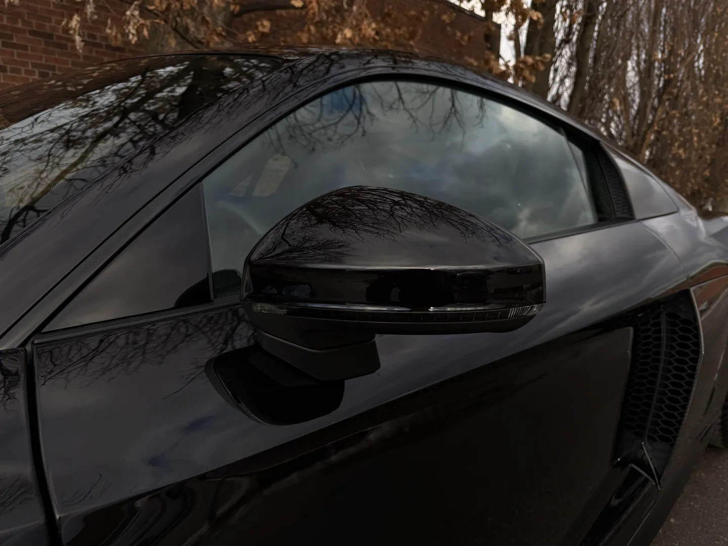 Audi R8 V10 Quattro Coupe — photo 19
