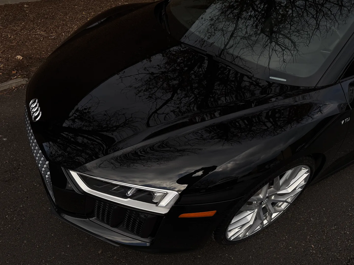 Audi R8 V10 Quattro Coupe — photo 17