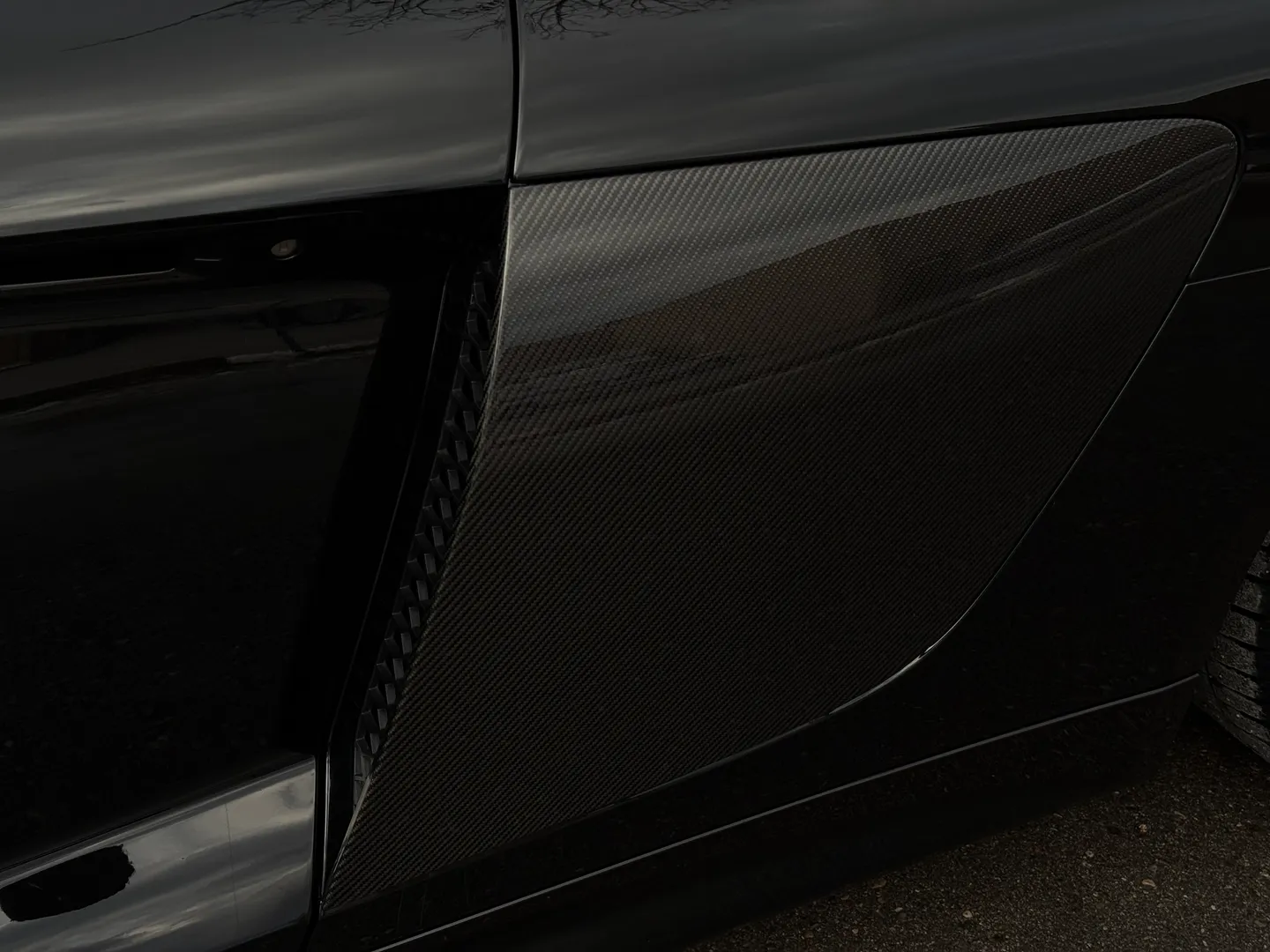 Audi R8 V10 Quattro Coupe — photo 23