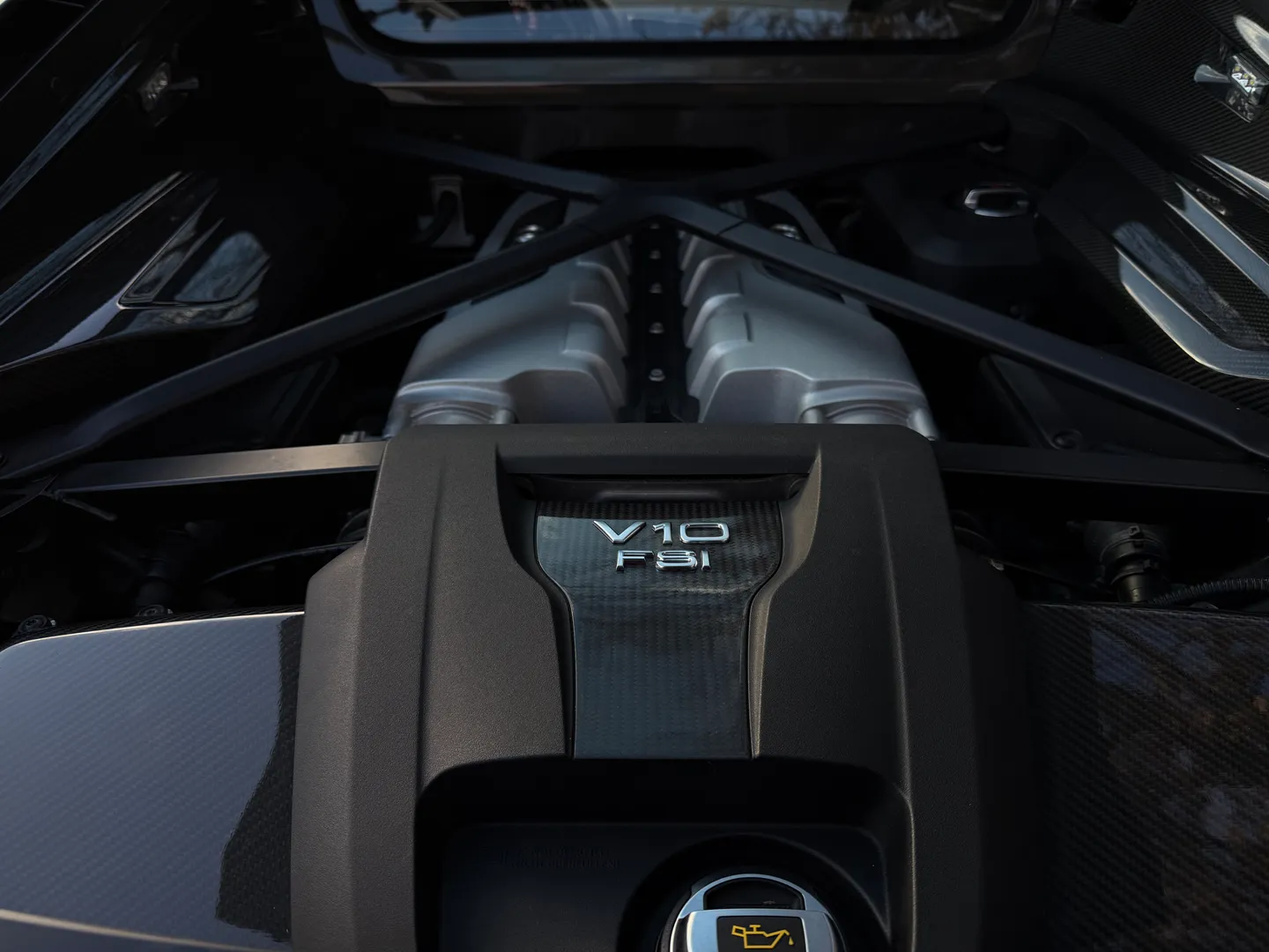 Audi R8 V10 Quattro Coupe — photo 35