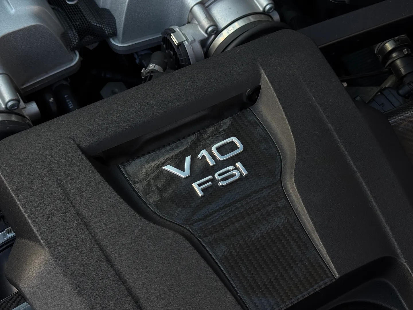 Audi R8 V10 Quattro Coupe — photo 37