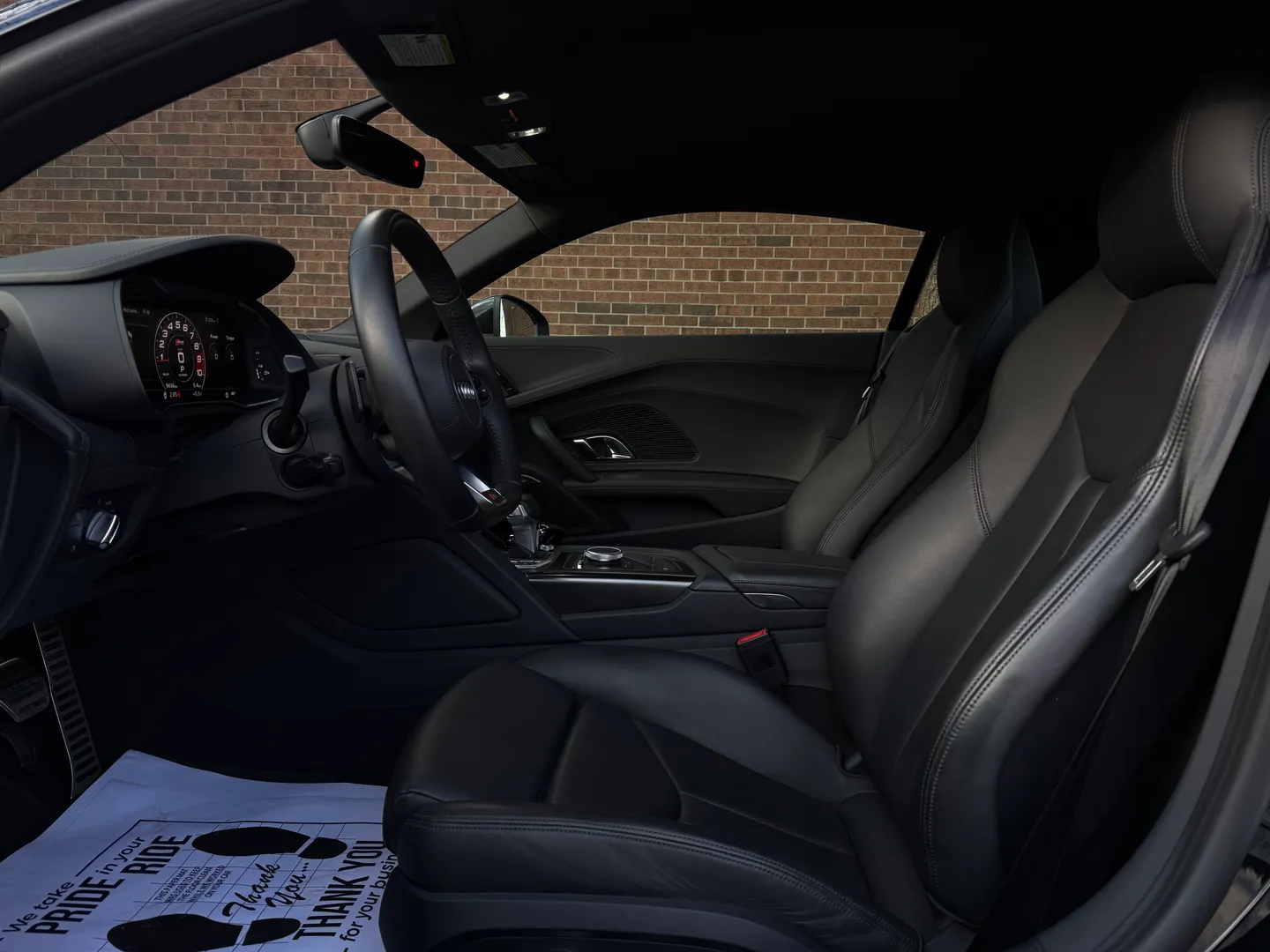 Audi R8 V10 Quattro Coupe — photo 42