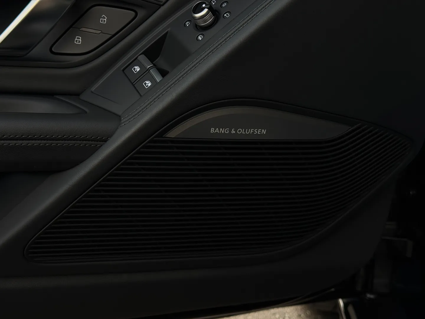 Audi R8 V10 Quattro Coupe — photo 48