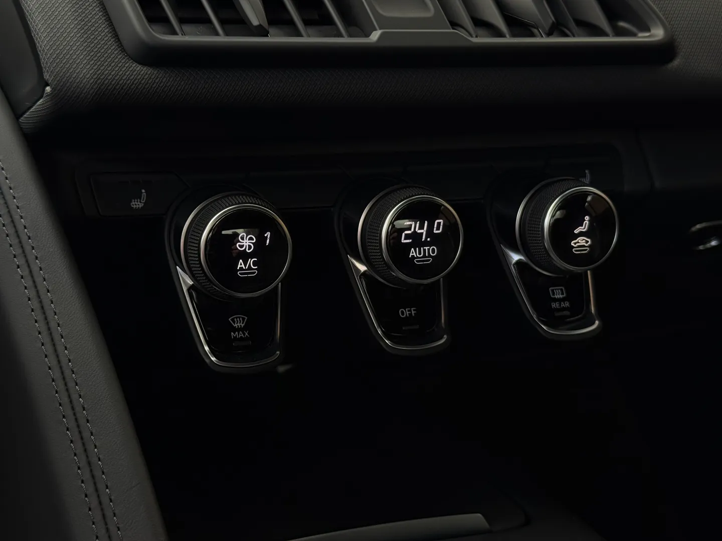 Audi R8 V10 Quattro Coupe — photo 56