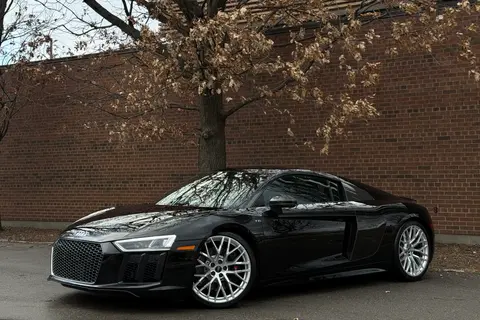 Cover image of 2017 AUDI R8