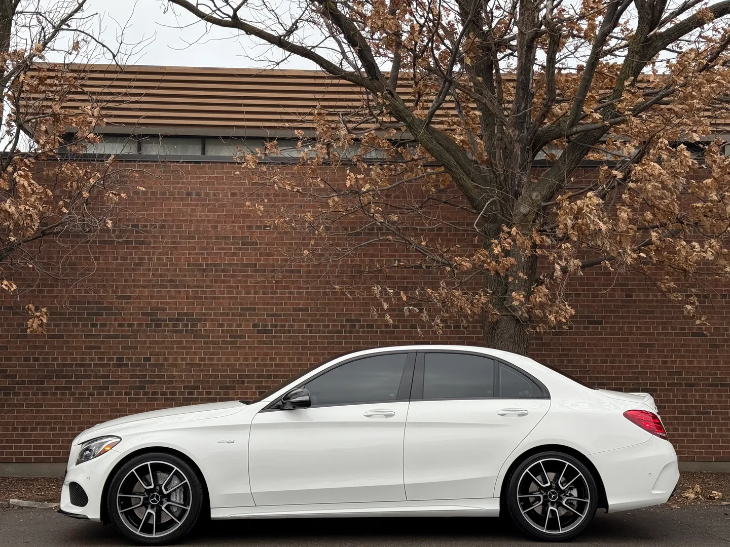 Mercedes Benz C43 AMG Sedan — photo 11