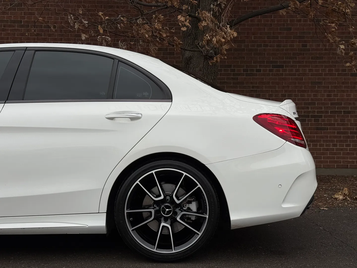 Mercedes Benz C43 AMG Sedan — photo 13