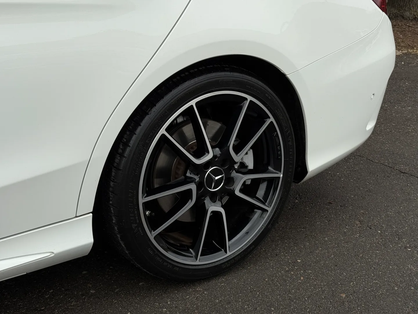 Mercedes Benz C43 AMG Sedan — photo 15